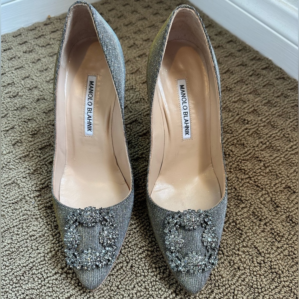 Manila Blahnik Hangisi 105mm jeweled pump